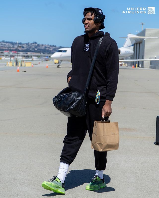 乐鱼体育线上网站-黄蜂队球员名单最新